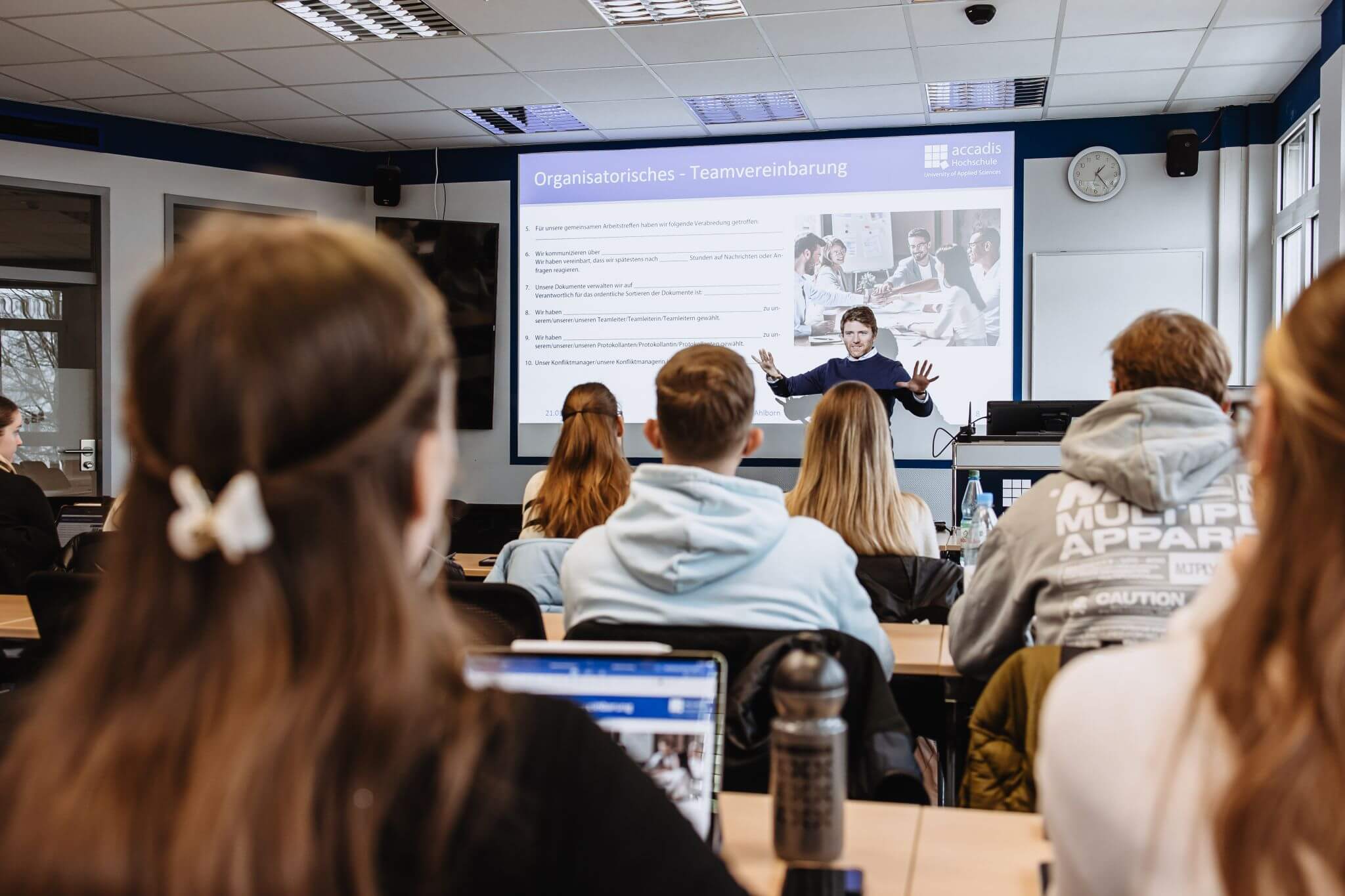 Lehre auf dem Campus – Unterrichtsszene